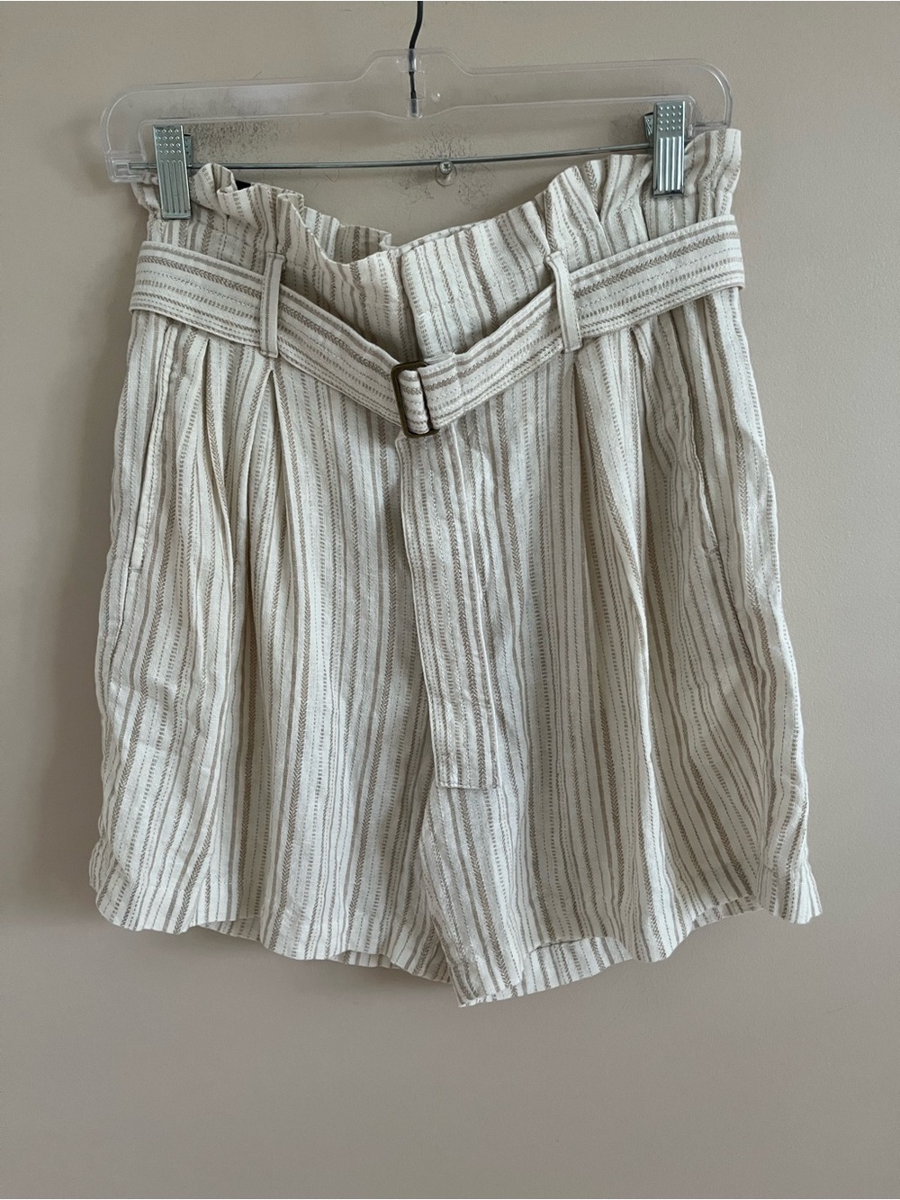 NWT-Banana Republic Factory Short, Size 4